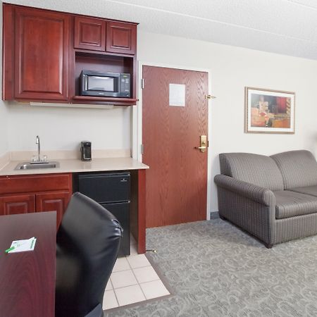Holiday Inn & Suites Chicago-Carol Stream Wheaton By Ihg Экстерьер фото