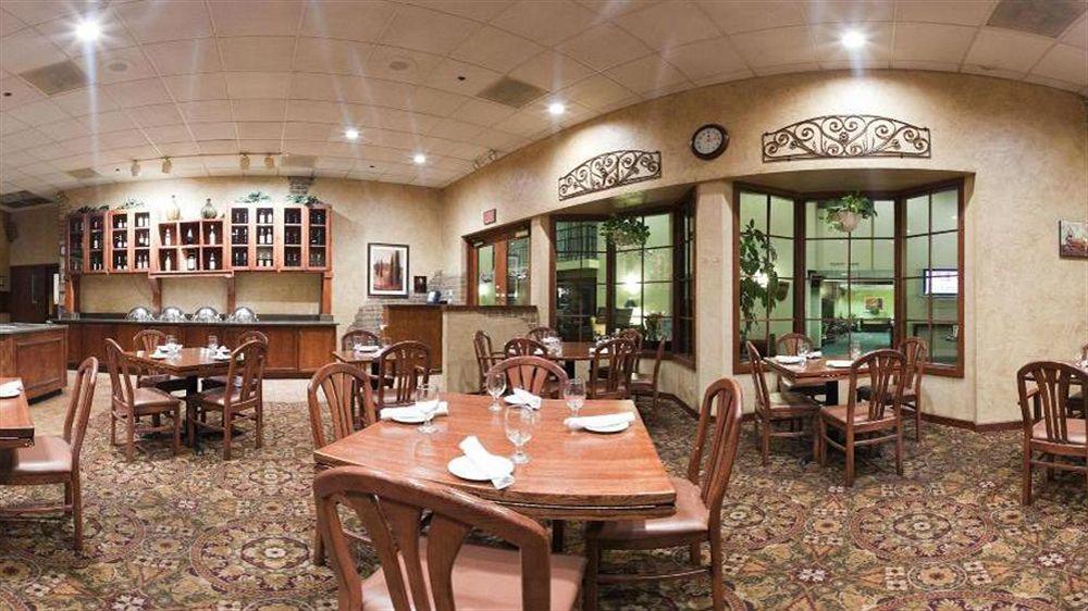 Holiday Inn & Suites Chicago-Carol Stream Wheaton By Ihg Экстерьер фото