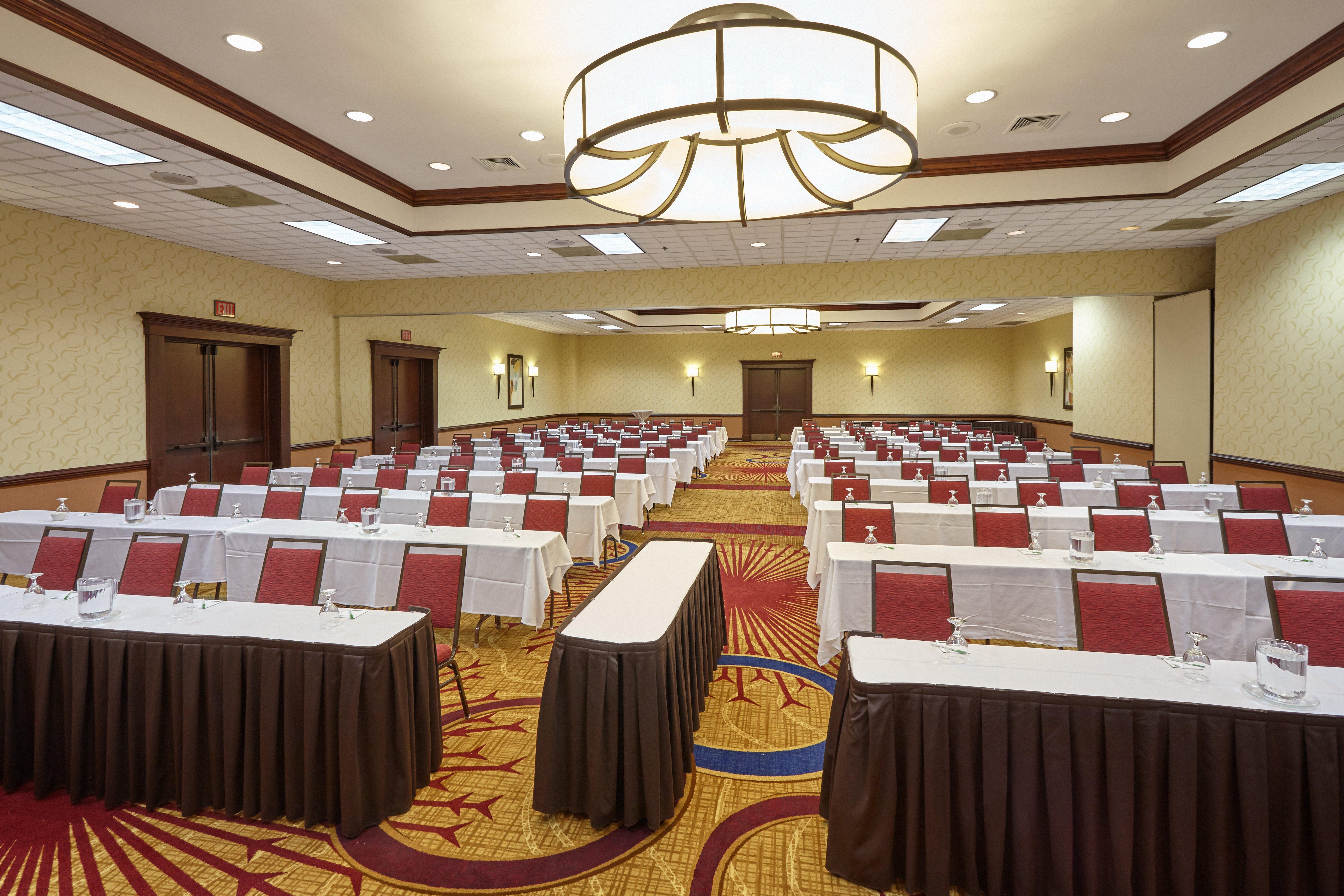 Holiday Inn & Suites Chicago-Carol Stream Wheaton By Ihg Экстерьер фото