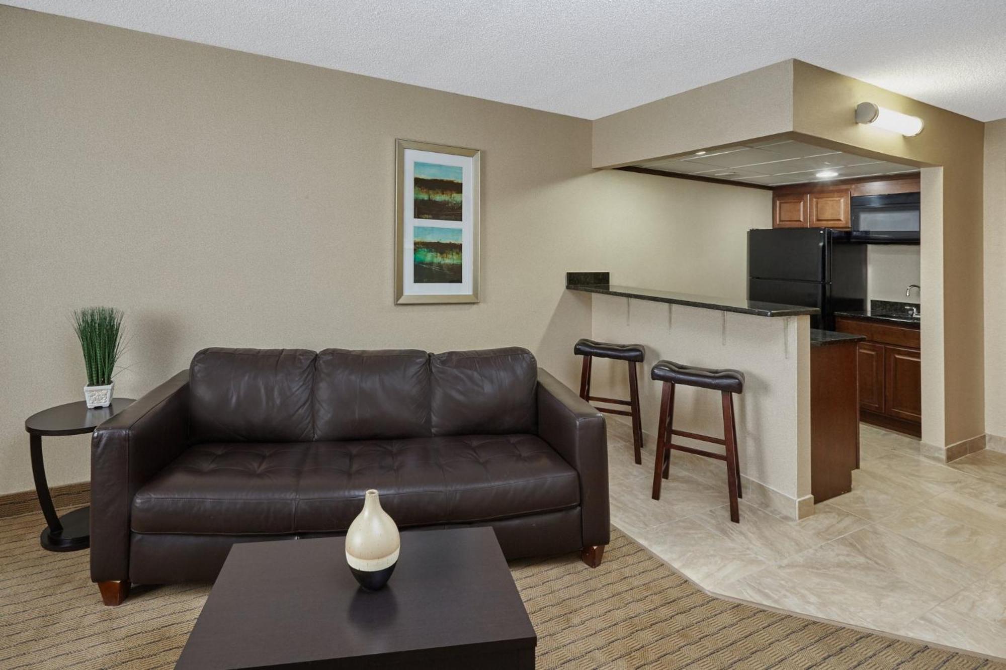 Holiday Inn & Suites Chicago-Carol Stream Wheaton By Ihg Экстерьер фото