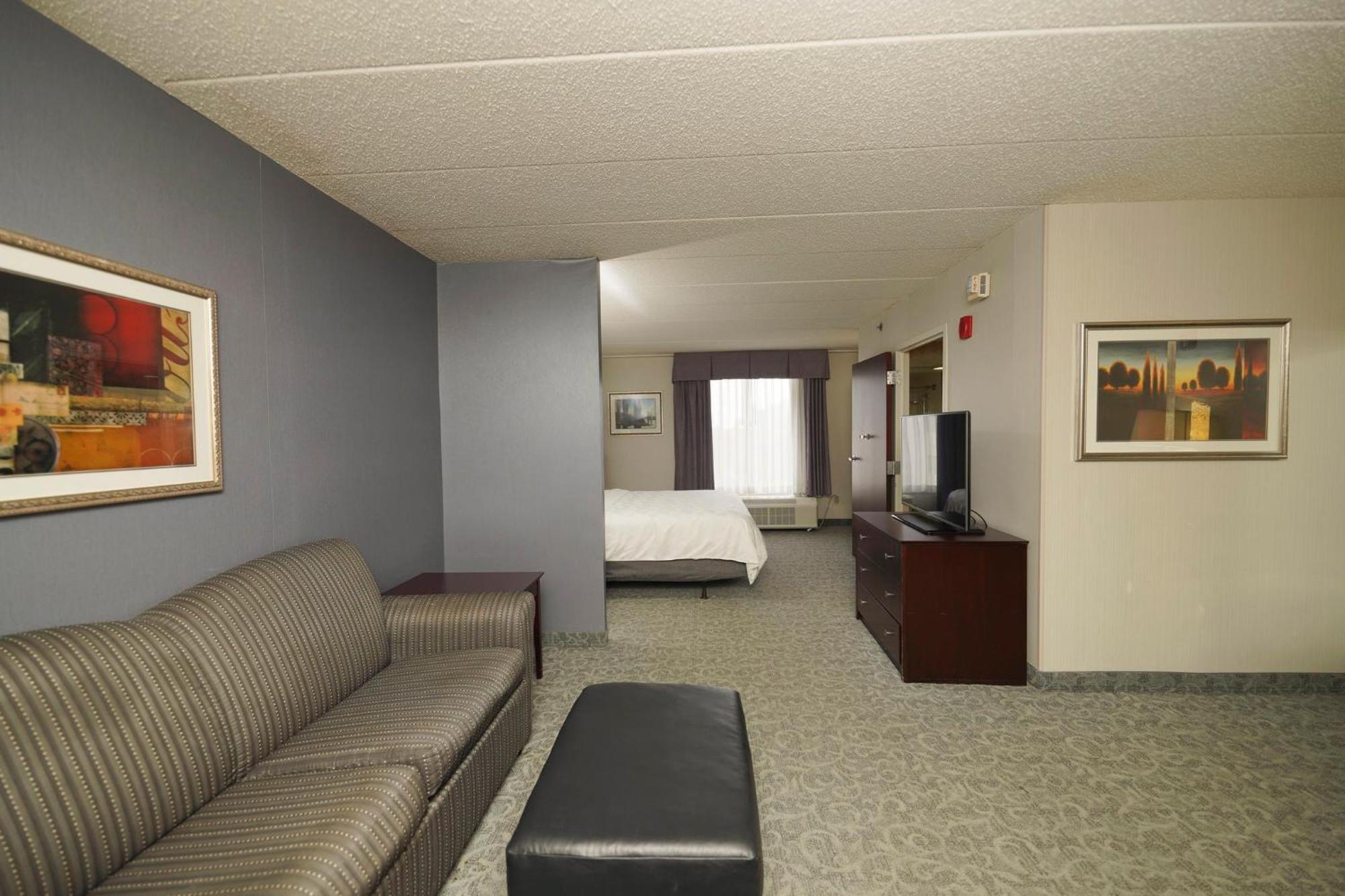 Holiday Inn & Suites Chicago-Carol Stream Wheaton By Ihg Экстерьер фото