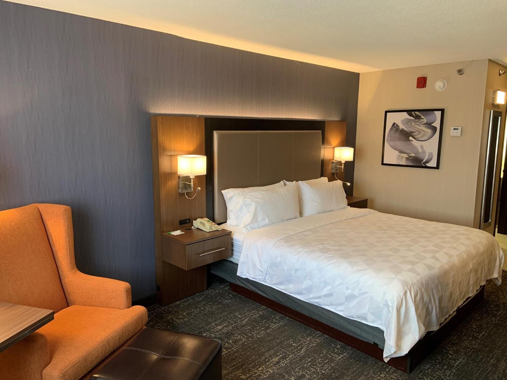 Holiday Inn & Suites Chicago-Carol Stream Wheaton By Ihg Экстерьер фото