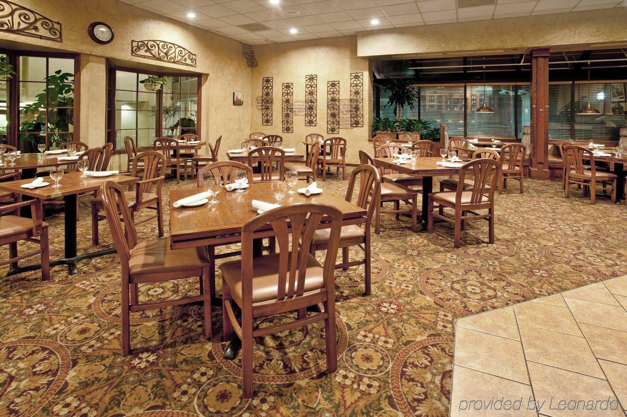 Holiday Inn & Suites Chicago-Carol Stream Wheaton By Ihg Экстерьер фото